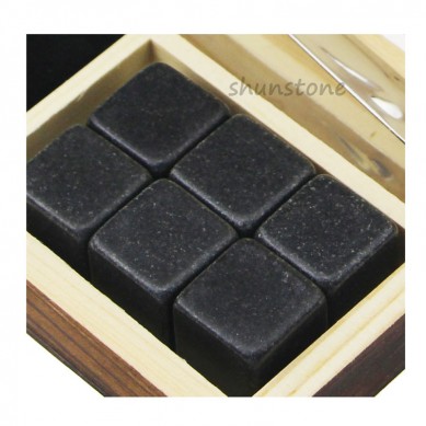 High end 6 pcs of Black Polished whiskey stones gift set with Tong  in Wooden Gift Box